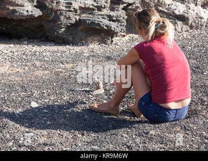 Drôle chipmunk animal avec femme de l'île de Fuerteventura, Espagne Banque D'Images