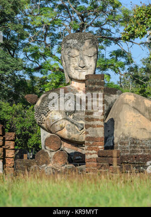 Ancienne statue de bouddha à Kamphaeng Phet Historical Park, Thailand Banque D'Images