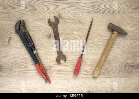 Outils anciens sur fond de bois Banque D'Images