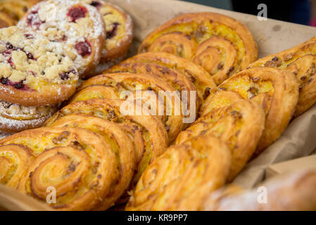 Des biscuits frais croissants pâtisseries moelleuses Banque D'Images