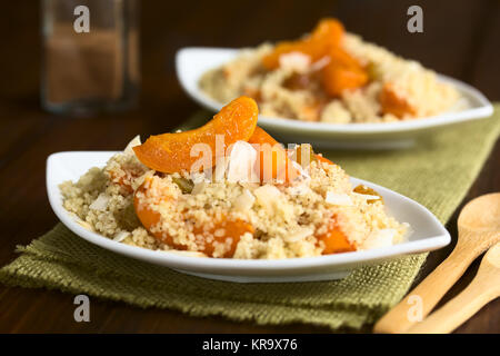 Abricot et dessert Couscous Banque D'Images