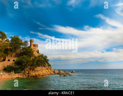 Lloret de Mar, Espagne - 14 septembre 2015 : Castell Plaja de Sa Caleta beach à Costa Brava Banque D'Images