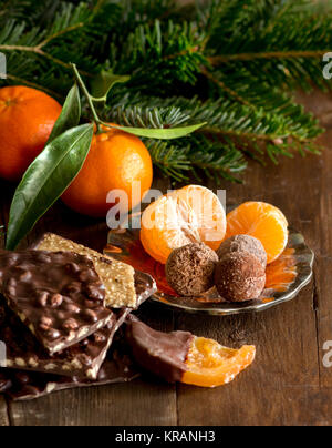 Chocolat, truffes et tangerins Banque D'Images