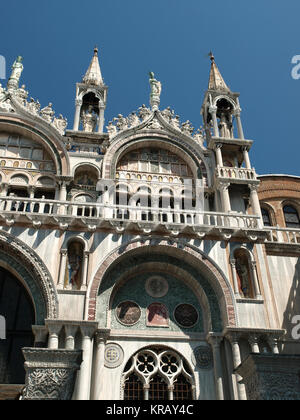 Venise - la Basilique St Marc. Mosaïque de façade supérieur Banque D'Images