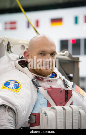 Date : 11-07-12 Location : LBN - Piscine Haut Sujet : 40 membres d'équipage de l'expédition (Soyouz 39) Reid Wiseman et Alexander Gerst astronaute de l'ESA lors de la CNI-40 EVA ISS PRF 41027 d'Oru. Photographe : Blair James Alexander Gerst - Laboratoire de flottabilité neutre 1 Banque D'Images