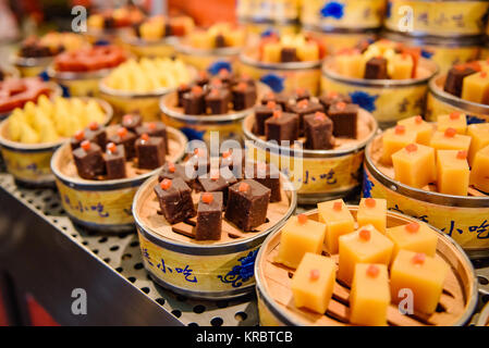 Déserts spécial dans un marché alimentaire chinois. Banque D'Images