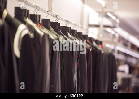 Jackets dans un magasin à Paris Banque D'Images