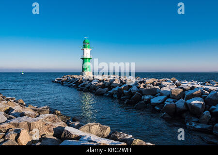 Die Mole à Warnemünde im Winter. Banque D'Images