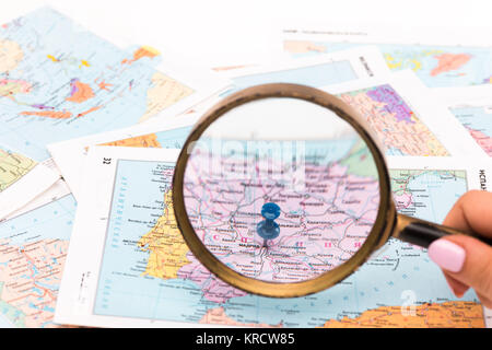 Loupe sur une carte - close-up Banque D'Images