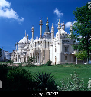 Brighton Pavilion, Sussex, Angleterre, montrant l'extravagante architecture d'inspiration indienne de John Nash. Construit entre 1815 et 1822. Banque D'Images