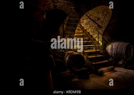 Cave à vin en basse lumière Banque D'Images