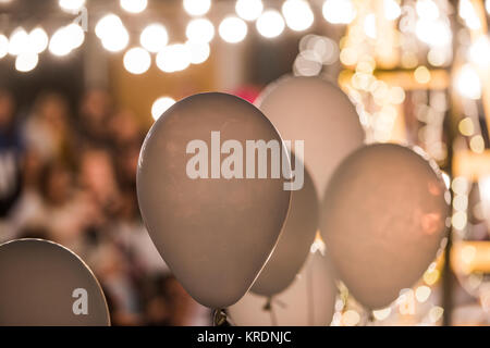Baloons et ampoules lors d'une fête Banque D'Images