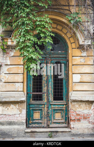 Ancienne porte de végétation à Bucarest, Roumanie. Banque D'Images