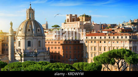 Vue sur le Forum de Trajan Banque D'Images