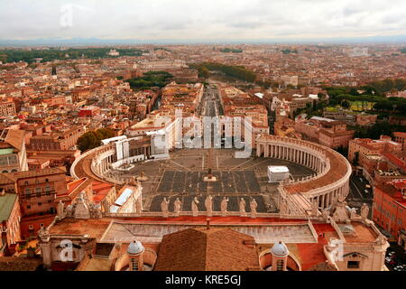 Place Saint-Pierre, Vatican, et l'horizon romain, Rome Italie. Banque D'Images