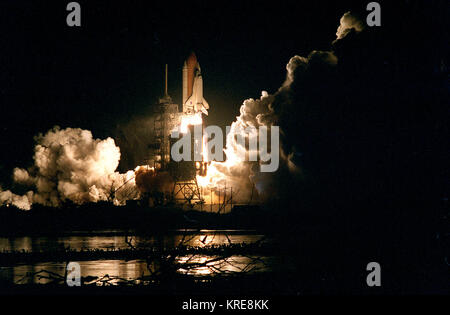 La navette spatiale Endeavour décollera sur STS-88 Banque D'Images
