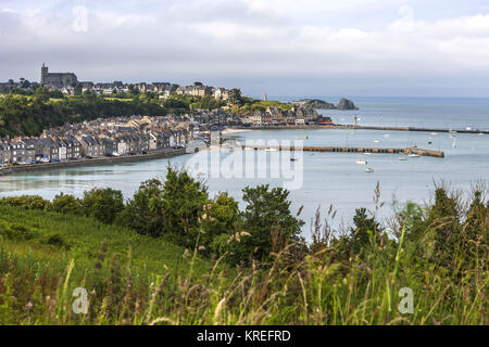 Le port de la Houle et le hold 'cale de l'epi' le long du front de mer à Cancale (Bretagne, nord-ouest de la France). (Non disponible pour la production de cartes postales Banque D'Images