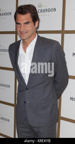 MELBOURNE, AUSTRALIE - Le 16 janvier : La Suisse de Roger Federer arrive à l'événement Moet & Chandon à venir de l'Australian Open tournoi au Crown Towers le 16 janvier 2015 à Melbourne, Australie. People : Roger Federer Banque D'Images