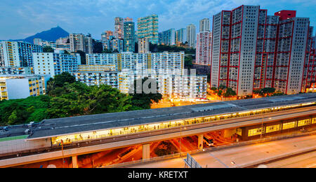 Kwun Tong downtown at night Banque D'Images