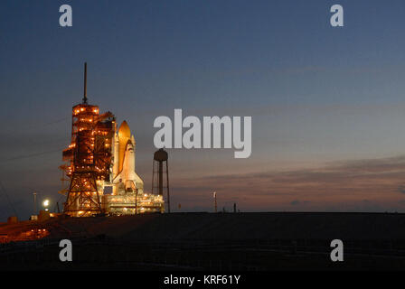 STS-124 arrive à l'aire de lancement Banque D'Images