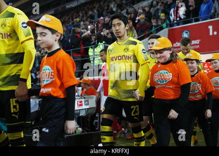 Mainz, Allemagne. Dec 12, 2017. Shinji Kagawa (Dortmund) Football/soccer : 'allemande' Bundesliga entre 1FSV Mainz 05 0-2 Borussia Dortmund à l'OPEL Arena à Mayence, en Allemagne . Credit : Mutsu Kawamori/AFLO/Alamy Live News Banque D'Images