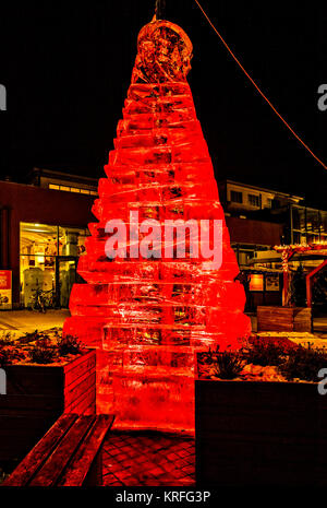 Piémont, Italie. Déc 19, 2017. Italie Piémont Turin 19 décembre 2017 Arbre de Noël de glace Crédit : LIngotto Realy Easy Star/Alamy Live News Banque D'Images