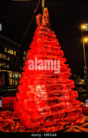 Piémont, Italie. Déc 19, 2017. Italie Piémont Turin 19 décembre 2017 Arbre de Noël de glace Crédit : LIngotto Realy Easy Star/Alamy Live News Banque D'Images