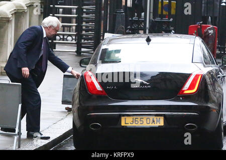 Downing Street. Londres, Royaume-Uni. Déc 20, 2017. David Davis, Secrétaire d'État à la sortie de l'Union européenne s'écarte de Downing Street. Credit : Dinendra Haria/Alamy Live News Banque D'Images