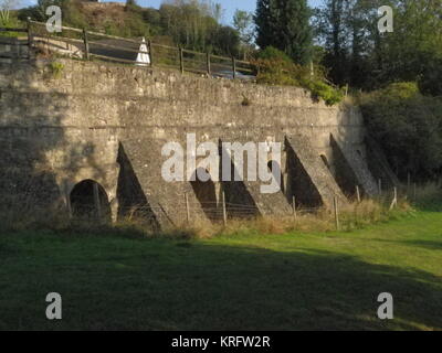 Entrée des fours à chaux à Pant, Shropshire, sur le canal de Montgomery, qui s'étend de l'est du pays de Galles au nord-ouest du Shropshire. Banque D'Images