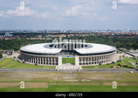 Berlin. L'Allemagne. Olympiastadion (stade olympique), initialement conçu par Werner Mars (1894-1976) pour l'été de 1936 Jeux Olympiques. Banque D'Images