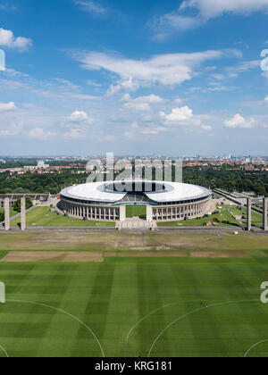 Berlin. L'Allemagne. Olympiastadion (stade olympique), initialement conçu par Werner Mars (1894-1976) pour l'été de 1936 Jeux Olympiques. Banque D'Images