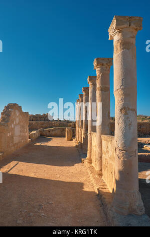 Colonnes du temple antique à Kato Paphos, Parc archéologique de Paphos, Chypre en ville. Banque D'Images