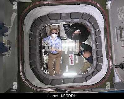 ISS-37 Cygnus hatch est ouvert Banque D'Images