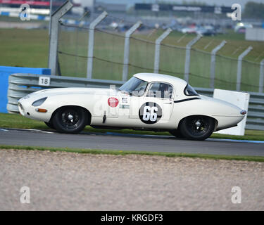 Nigel Greensall, Chris Milner, Jaguar E-Type, GT & Sports Car Cup, pré-66 GT, pré-63 Voitures de sport, de Donington Festival historique, 2017, motor racin Banque D'Images