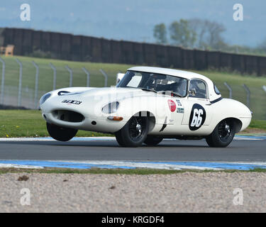 Nigel Greensall, Chris Milner, Jaguar E-Type, GT & Sports Car Cup, pré-66 GT, pré-63 Voitures de sport, de Donington Festival historique, 2017, motor racin Banque D'Images