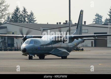 Une armée de l'air colombienne avions Casa 295 s'arrête après un personnel au cours de l'exercice multinational d'airdrop Mobilité Guardian at Joint Base Lewis-McChord, dans l'État de Washington, le 6 août 2017. L'Armée de l'air colombienne prévu, dirigé et exécuté le largage de matériel avec la participation de l'Air française et les forces pakistanaises et de l'appui de l'US Air Force. (U.S. Air Force Banque D'Images