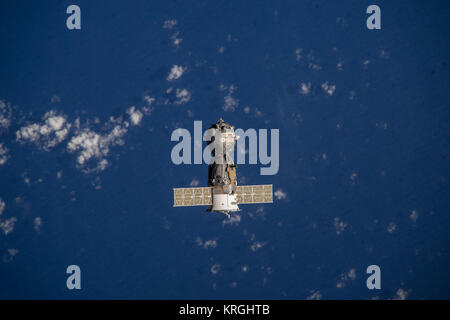 Le Soyouz TMA-10M'écarte de l'ISS Banque D'Images