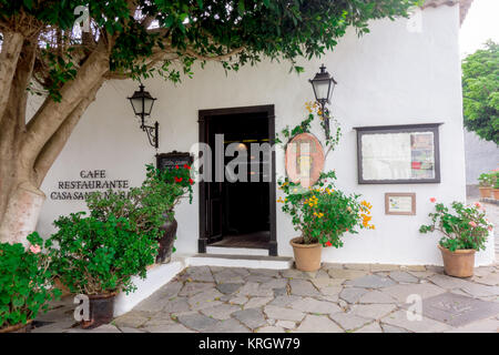 FUERTEVENTURA, ESPAGNE 7 Nov 2017 Cafe Restaurant Casa Santa Maria est une ferme du 17ème siècle qui servent une cuisine traditionnelle locale dans la région de Betancuria. Banque D'Images