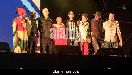 Trinité-et-Tobago, chanteur de calypso Calypso Rose, effectuant à Glasgow Green, Glasgow, Ecosse, le 1 août 2014, pendant les Jeux du Commonwealth Banque D'Images