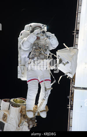 STS-133 EVA2 Steve Bowen 6 Banque D'Images