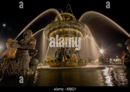 Fontaine des mers, Place de la Concorde, Paris, France Banque D'Images