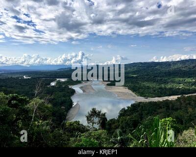 Bassin de l'Amazone au Pérou, l'entrée au parc national de Manu, Mirador Atalaya Rio fait de Dios Banque D'Images