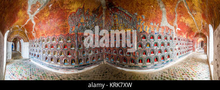 Shwe Yan Pyay Temple , au lac Inle, à l'État de Shan, Myanmar ( panorama ) Banque D'Images