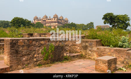 Orchha Palace, le Madhya Pradesh. Également orthographié Orcha, célèbre destination touristique dans l'Inde. Banque D'Images