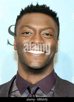 L'acteur américain Aldis Hodge arrive sur le tapis rouge pour la célébration mondiale du film 'chiffres cachés' à la SVA Theatre, samedi, 10 décembre 2016 à New York. Le film est basé sur le livre du même titre, par Margot Lee Shetterly, et raconte la vie de Katherine, Dorothy Johnson Vaughan et Mary Jackson -- les femmes afro-américaines travaillant à la NASA comme "les droits de l'ordinateurs", qui ont été essentiels à la réussite de l'amitié de John Glenn 7 mission en 1962. Crédit photo : NASA/Bill Ingalls) Aldis Hodge 2016 Banque D'Images