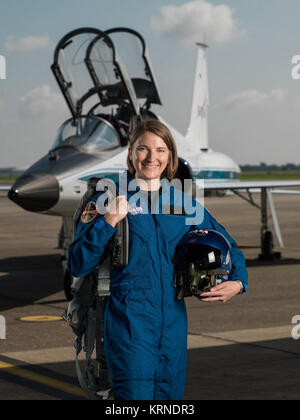 2017 candidats astronautes de la NASA. Date de la photo : le 6 juin 2017. Emplacement : Ellington Field - Hangar 276, tarmac. Photographe : Robert Markowitz Kayla Barron portrait Banque D'Images