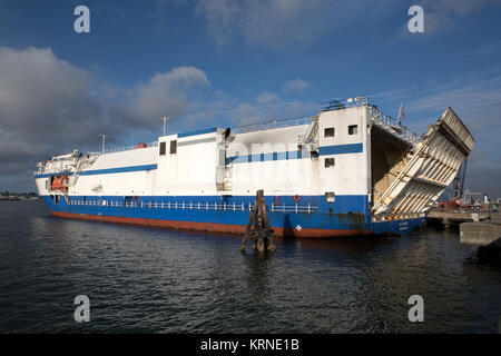 Lancement de l'Alliance (ULA) Mariner arrive à Port Canaveral en Floride, la réalisation d'un Atlas V booster à destination de à proximité de Cape Canaveral Air Force Station. La fusée de lancement est prévu pour le Tracking and Data Relay Satellite, TDRS-M. Il sera le dernier vaisseau spatial à destination de la constellation de l'agence des communications satellites qui permet à près d'un contact prolongé avec l'engin spatial en orbite allant de la Station spatiale internationale et de télescope spatial Hubble pour l'ensemble des observatoires scientifiques. Le décollage au sommet de la fusée Atlas V ULA est prévue du cap peut Banque D'Images