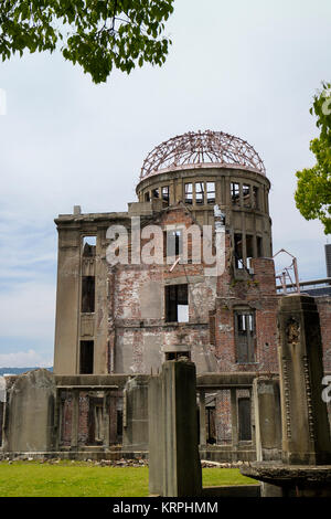 Hiroshima, Japon - 25 mai 2017 : les ruines de l'ancien Hiroshima Prefectural Industrial Promotion Hall, le Dôme de la bombe atomique Banque D'Images