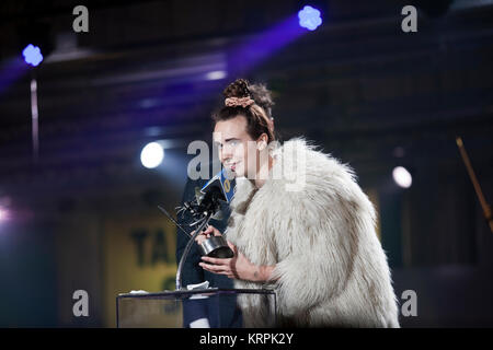 Le talentueux chanteur et compositeur danois Karen Marie Ørsted est mieux connu sous son nom de scène MØ et ici vu à la Zulu Awards 2015 à Copenhague, où elle a reçu le prix de la meilleure femme de l'année. Le Danemark, 26/03 2015. Banque D'Images