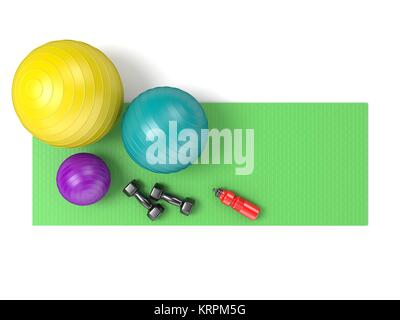 Fitness ball, haltères et bouteille d'eau en plastique vert sur un tapis de yoga. Vue d'en haut. 3D Banque D'Images